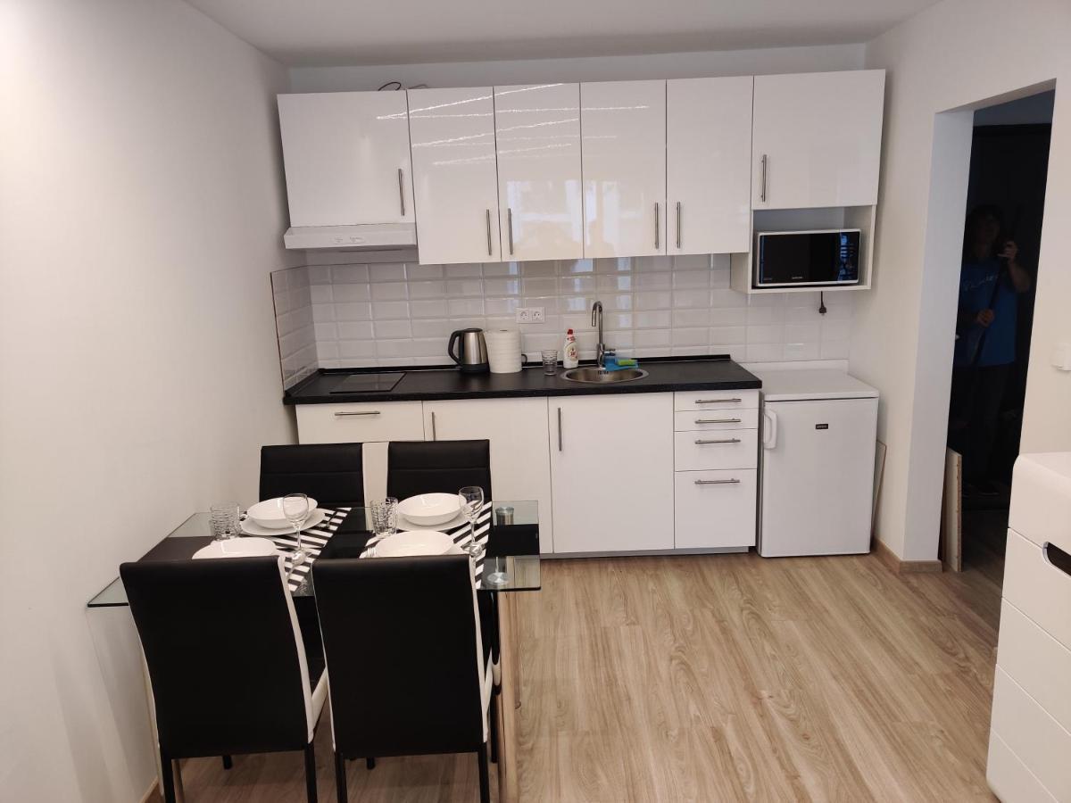 Ferienwohnung Pirat Apartman Siófok Exterior foto